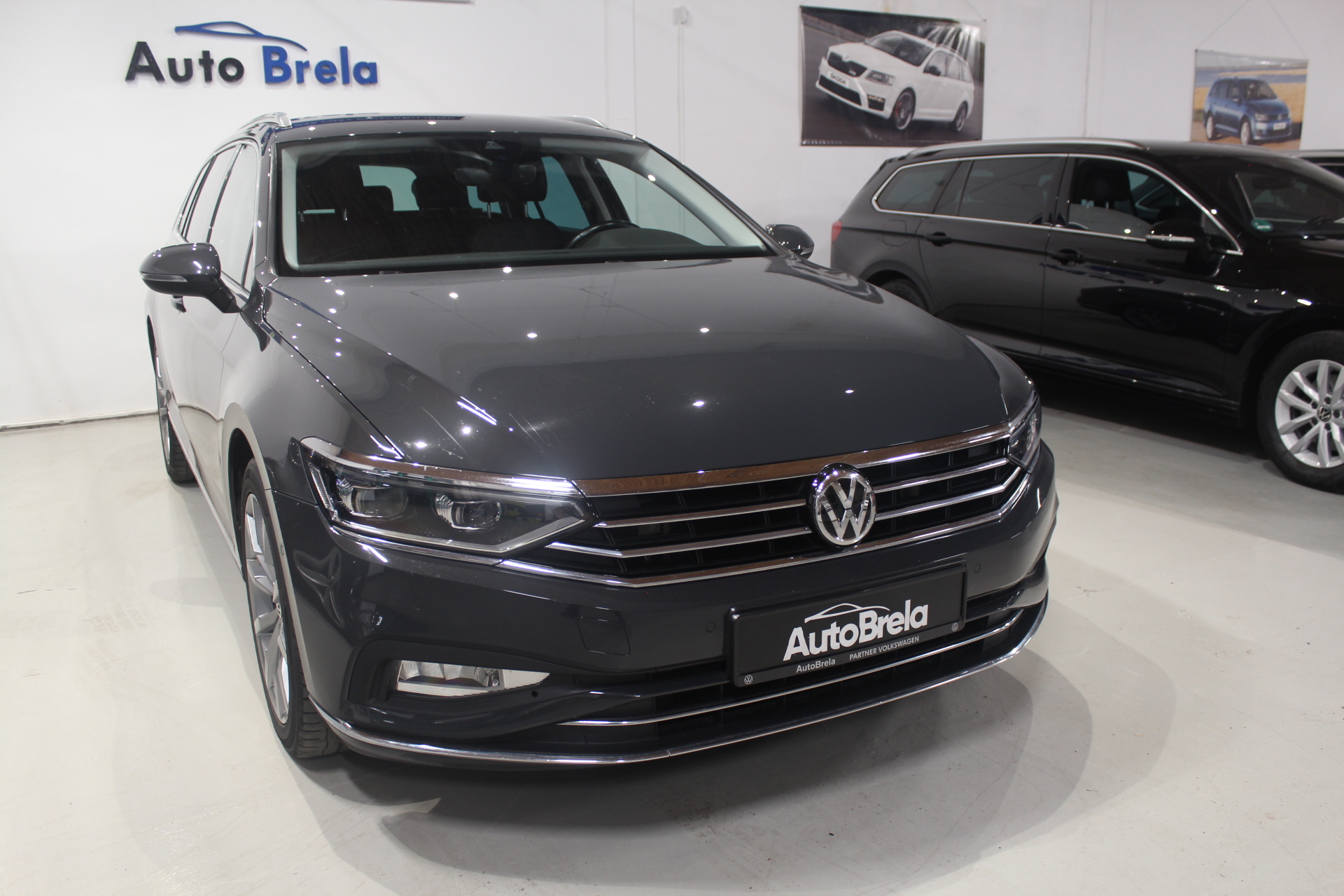 VW Passat B8 2.0 TDI DSG 4×4 140kW Facelift Elegance Matrix Alcantara Info display Tažné Nezávislé topení Model 2021 - AutoBrela obrázek