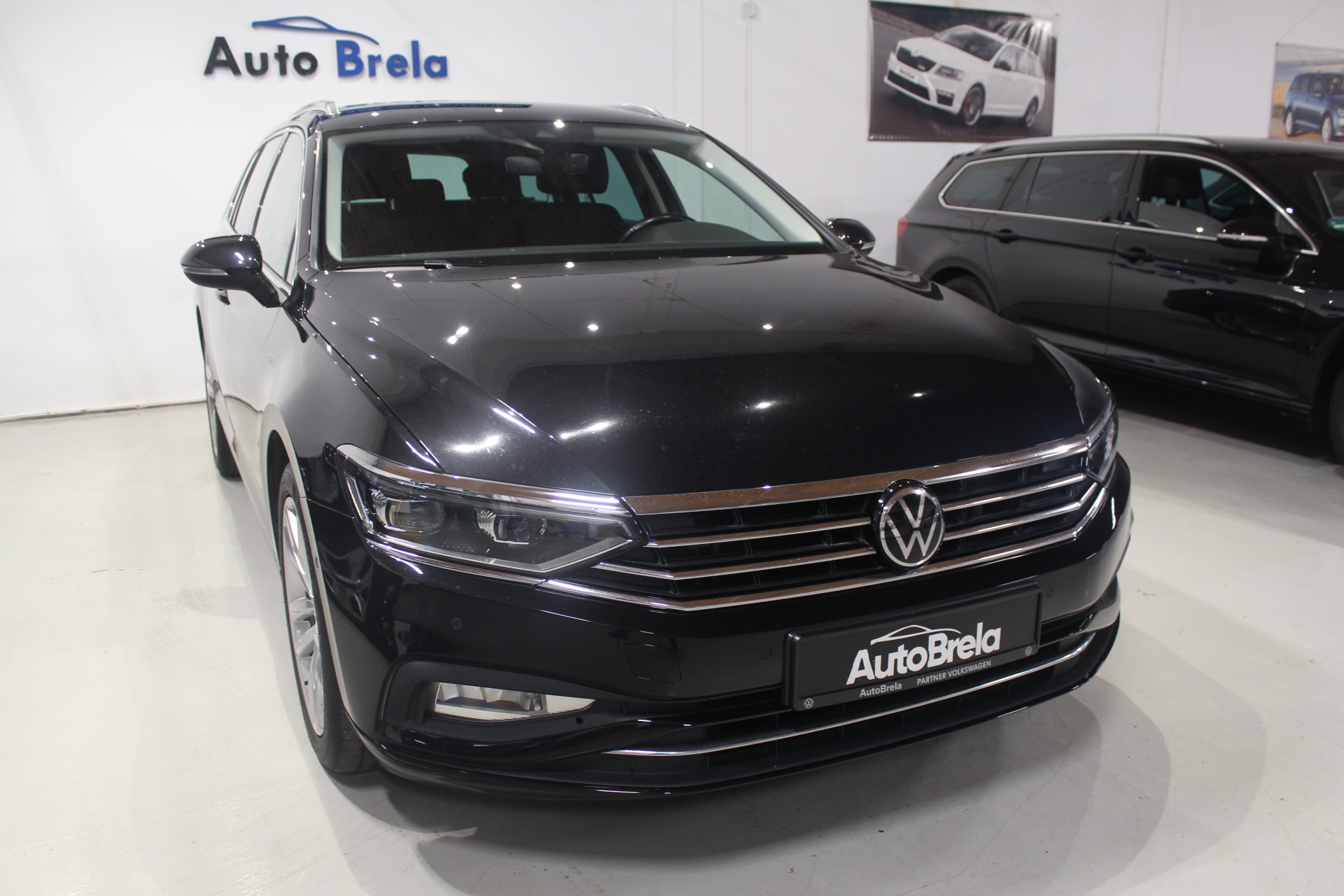 VW Passat B8 2.0 TDI DSG Facelift Navigace Info Display Matrix 2021 - AutoBrela obrázek