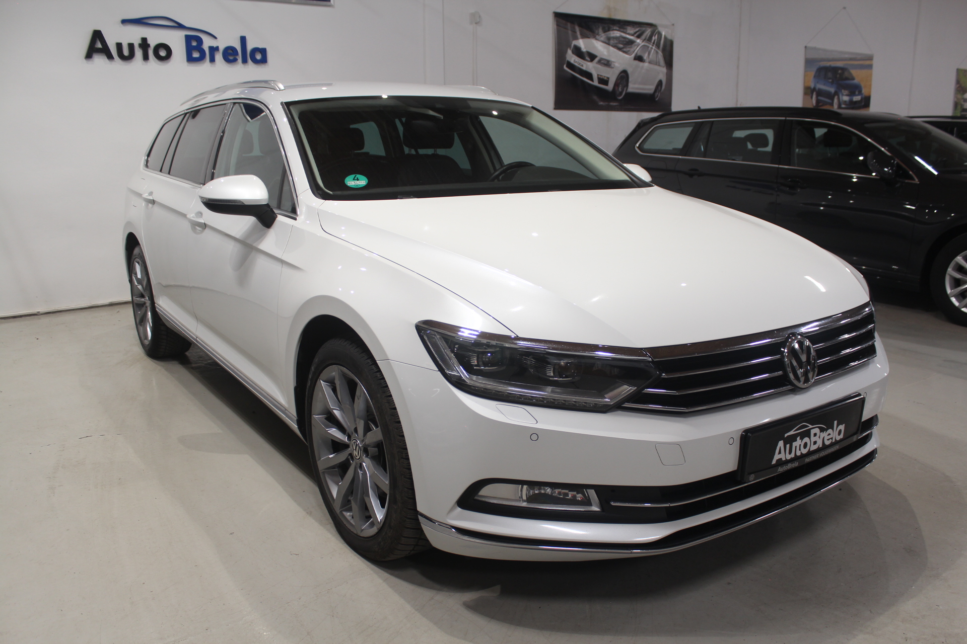 VW Passat B8 2.0 TDI DSG 4×4 Highline FULL LED Navigace Info display Tažné - AutoBrela obrázek