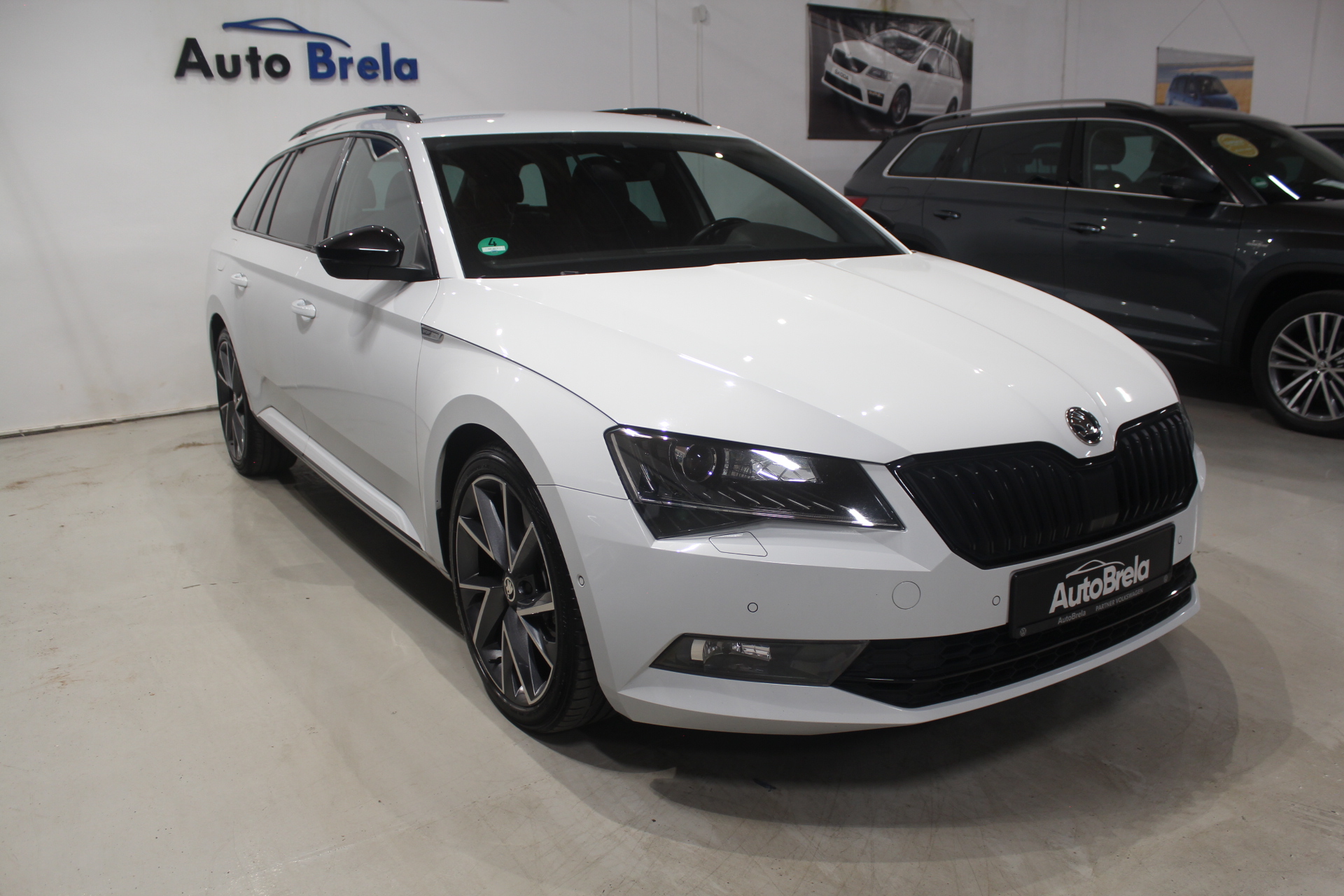 Škoda Superb III 2.0 TDI DSG 140 kW SportLine FULL LED Navigace Tažné zařízení Model 2018 - AutoBrela obrázek