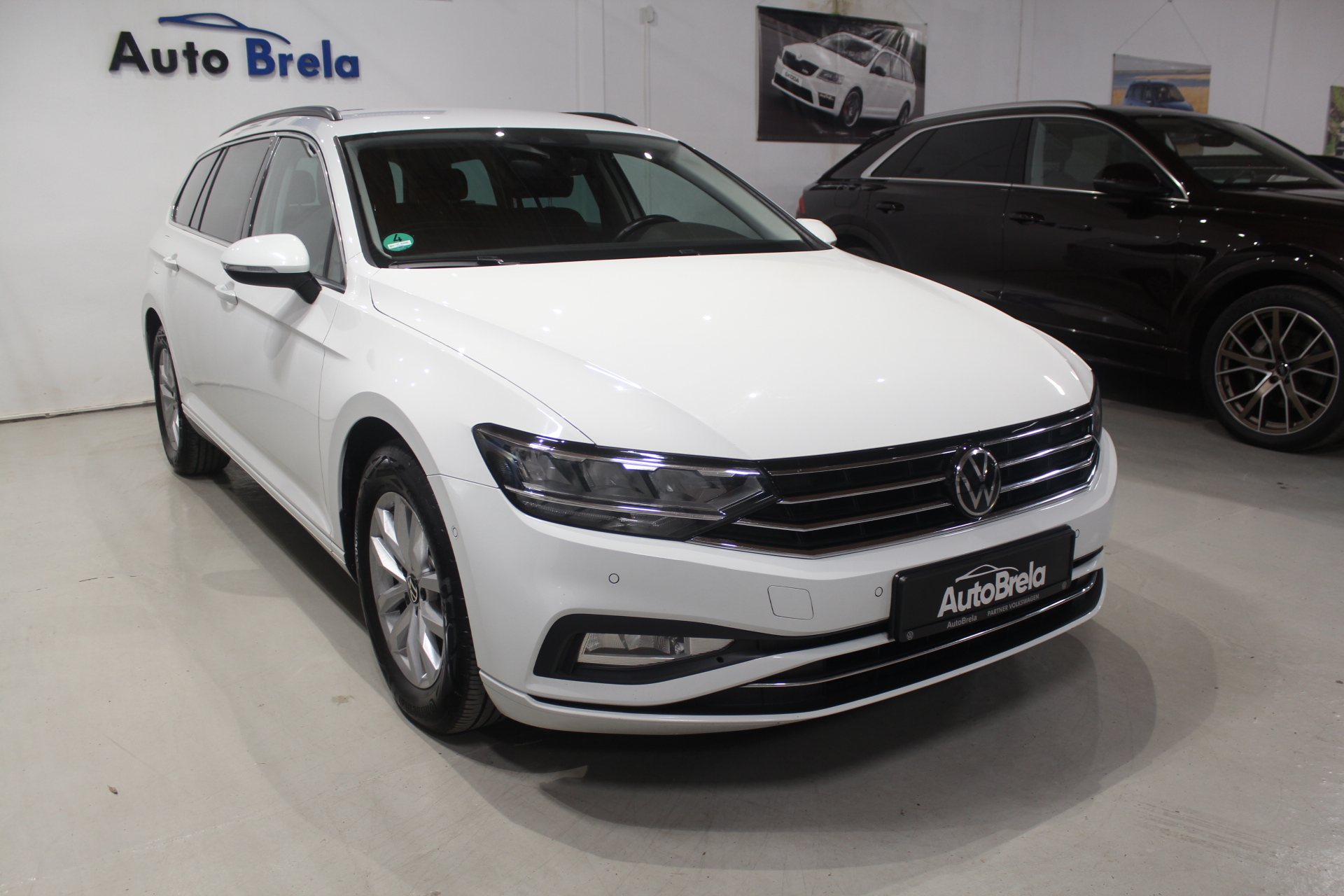 VW Passat B8 2.0 TDI DSG Facelift  Info display Navigace  Tažné zařízení   Model 2021 - AutoBrela obrázek