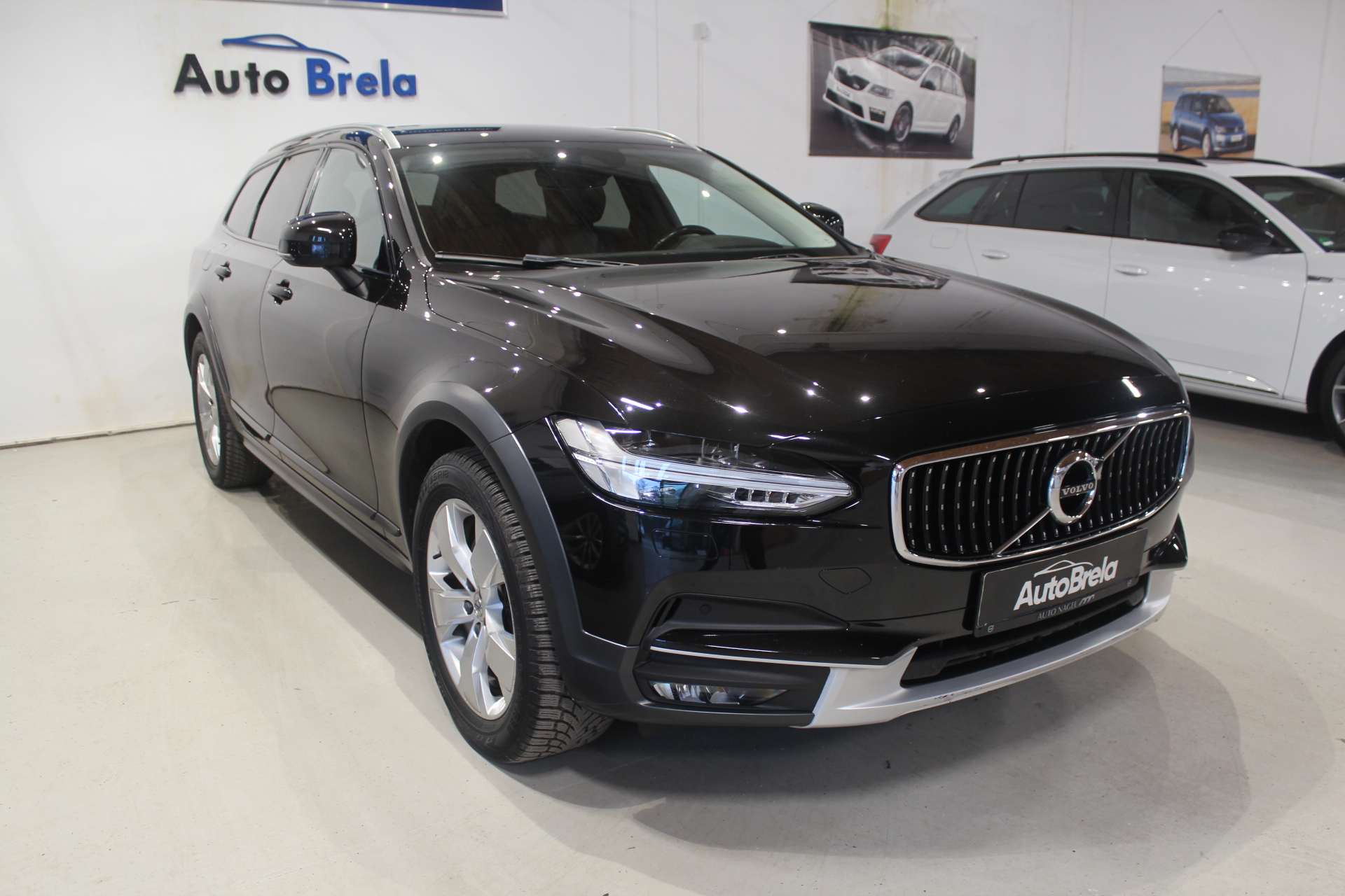 Volvo V90 T5 2.0 4×4 AWD Gross country Automat LED  Navigace  Info display - AutoBrela obrázek