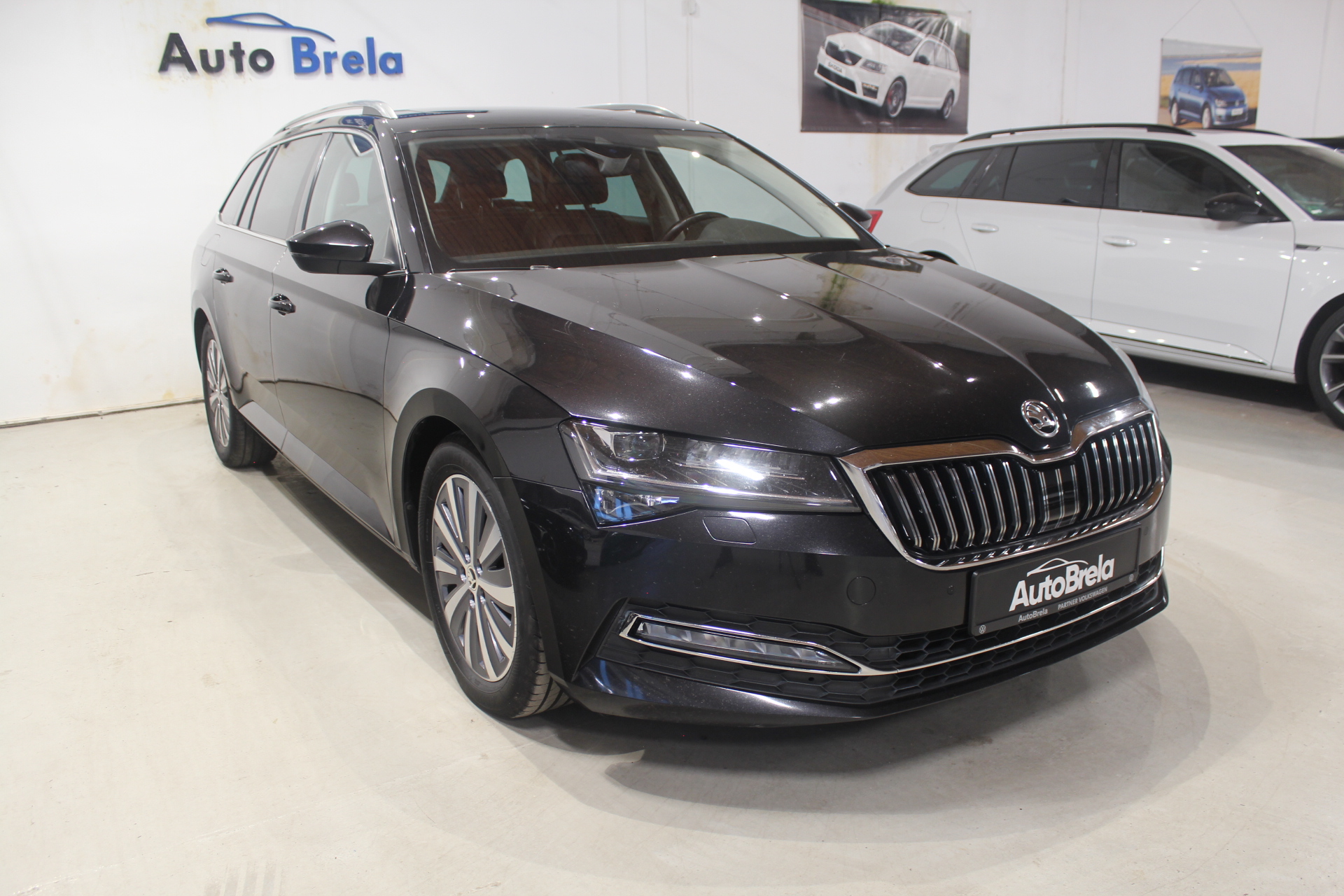 Škoda Superb III 2.0 TDI DSG Edition Style+ Facelift  Matrix  Info display Tažné zařízení  Provoz 2022 - AutoBrela obrázek
