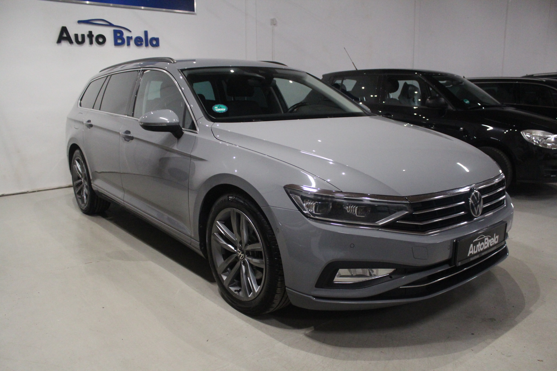 VW Passat B8 2.0 TDI DSG 110kW Facelift, R-Line Sportpaket, Nezávislé topení, Matrix, HUD, 360°, tažné, model 2024 - AutoBrela obrázek